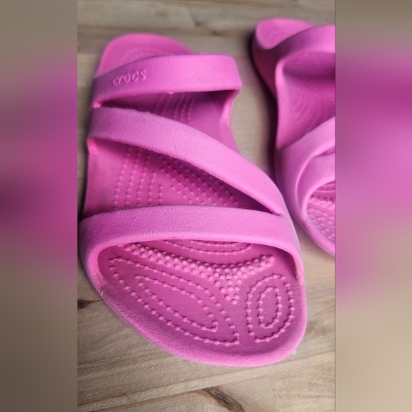Crocs Women's Kadee II Strappy Sandals, Size 4, Electric Pink - Picture 2 of 9